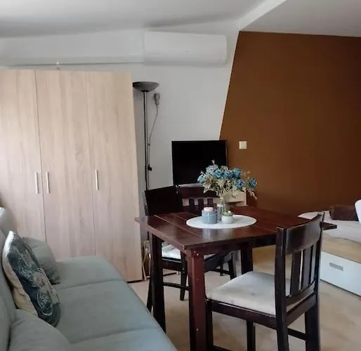 Apartamento студио в близост до църквата и центъра на града